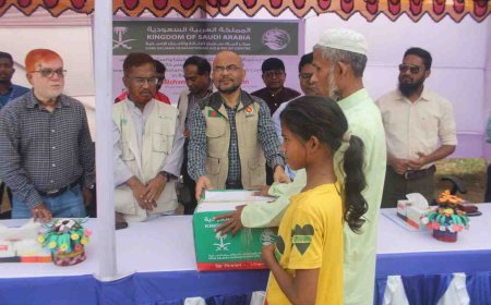 আইএসডিই এর উদ্যোগে রোহিঙ্গা ক্যাম্পে খাদ্য সহায়তা বিতরণ