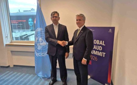 স্বরাষ্ট্রমন্ত্রীর সঙ্গে UNODC প্রধানের দ্বিপাক্ষিক বৈঠক পুলিশ সংস্কার ও মাদক নিয়ন্ত্রণে আন্তর্জাতিক সহযোগিতার আশ্বাস