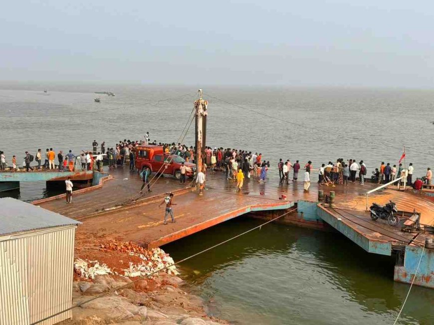 পদ্মায় বাসডুবি: রাত ১টা পর্যন্ত ১৬ মরদেহ উদ্ধার, অভিযান অব্যাহত: নৌপরিবহন প্রতিমন্ত্রী