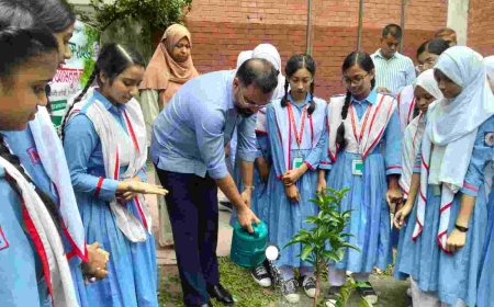 প্রতিটি শিক্ষার্থীকে একটি করে গাছ লাগানোর আহ্বান প্রতিমন্ত্রী আমিনুল হকের