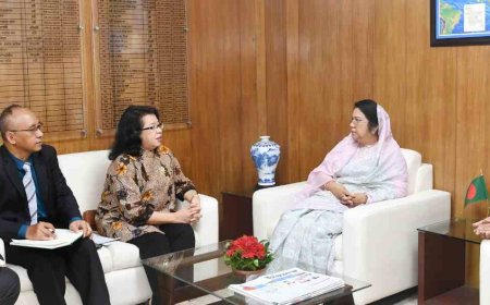 বেসামরিক বিমান পরিবহন ও পর্যটন মন্ত্রী ও প্রতিমন্ত্রীর সঙ্গে বাংলাদেশে নিযুক্ত ইন্দোনেশিয়ার রাষ্ট্রদূতের সৌজন্য সাক্ষাৎ
