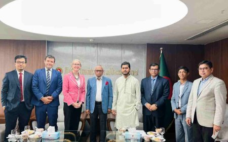 প্রবাসী কল্যাণ ও বৈদেশিক কর্মসংস্থান মন্ত্রীর সাথে ব্রিটিশ হাই কমিশনারের সৌজন্য সাক্ষাৎ