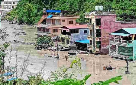 আকস্মিক বন্যায় নেপালে,নিহত ৫৫,পর্যটক সহ নিখোঁজ অনেক