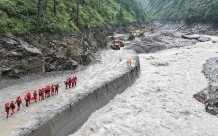 দ্বিতীয় দফা বন্যার আশঙ্কায় উদ্ধার অভিযান স্থগিত করল চীন