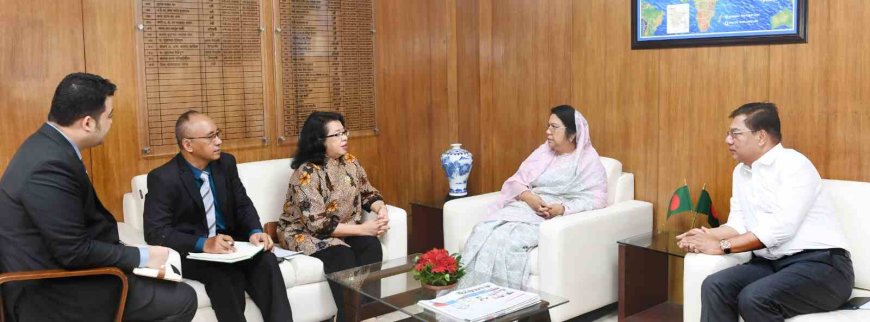 বেসামরিক বিমান পরিবহন ও পর্যটন মন্ত্রী ও প্রতিমন্ত্রীর সঙ্গে বাংলাদেশে নিযুক্ত ইন্দোনেশিয়ার রাষ্ট্রদূতের সৌজন্য সাক্ষাৎ