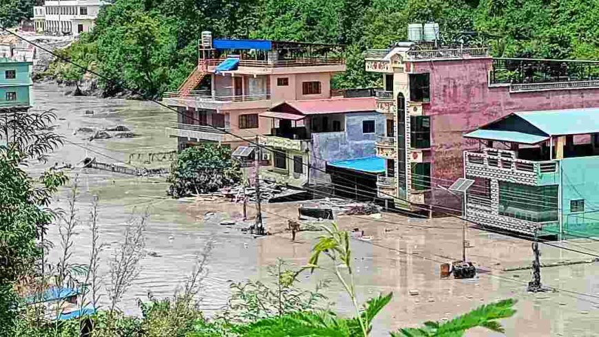 আকস্মিক বন্যায় নেপালে,নিহত ৫৫,পর্যটক সহ নিখোঁজ অনেক