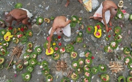 নেপালে বন্যায় নিখোঁজদের প্রতীকী শেষকৃত্য অনুষ্ঠিত