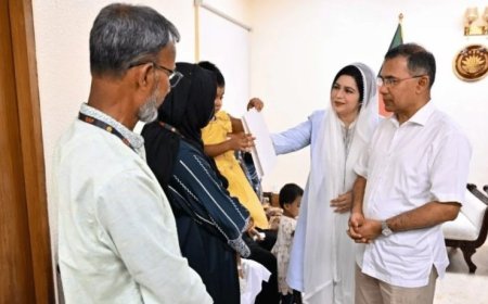 হাটহাজারীতে গোলা বিস্ফোরণে শহীদ সেনাসদস্যদের পরিবারকে প্রধানমন্ত্রীর আর্থিক সহায়তা