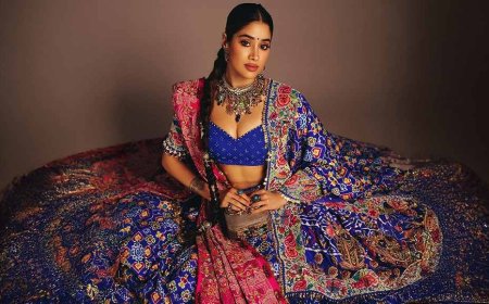 মাত্র তিনটি ধাপে জাহ্নবী কাপুরের সাজ হয়ে উঠে পরিপাটি, ফ্রেশ ও নেচারাল
