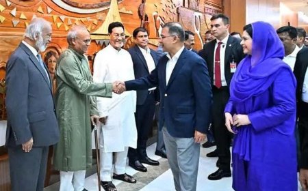 ৮১তম জাতিসংঘ সাধারণ পরিষদের অধিবেশনে যোগ দিতে নিউইয়র্ক রওনা হয়েছেন প্রধানমন্ত্রী