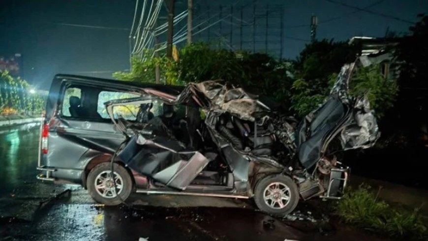 চট্টগ্রামে বিয়ের অনুষ্ঠান থেকে ফেরার পথে সড়ক দুর্ঘটনায় নিহত ৪